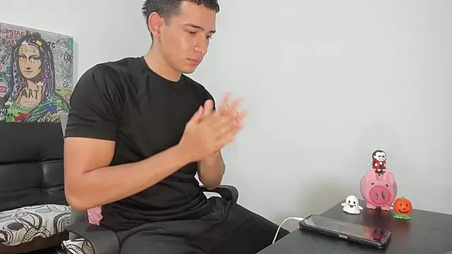 Snapshot of Mike3Xxx chatting on October 29, 2025, 12:53 am Mike3Xxx online show from October 29, 2025, 12:53 am