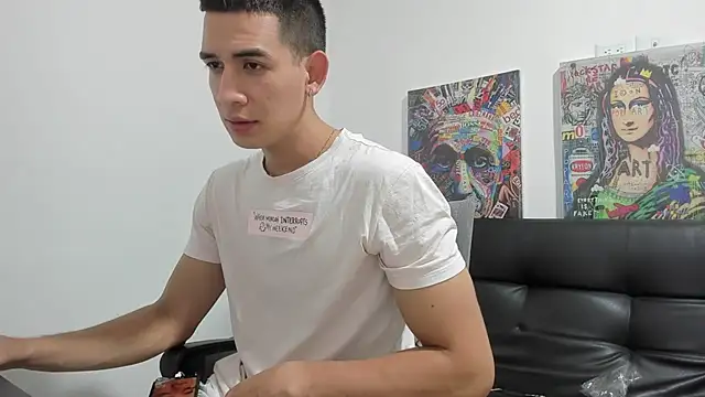 Snapshot of Mike3Xxx chatting on October 7, 2025, 12:00 am Mike3Xxx online show from October 7, 2025, 12:00 am