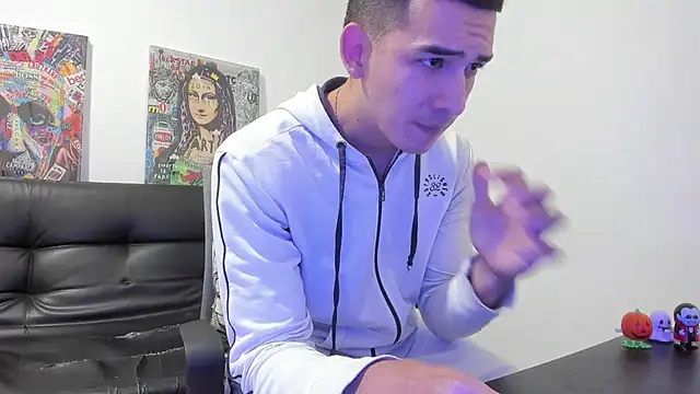 Snapshot of Mike3Xxx chatting on October 19, 2025, 1:08 am Mike3Xxx online show from October 19, 2025, 1:08 am