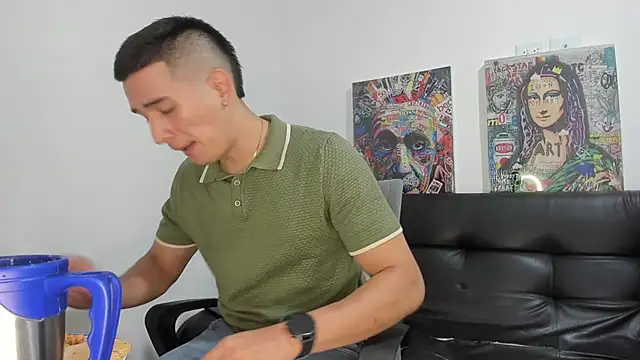 Snapshot of Mike3Xxx chatting on September 28, 2025, 1:34 am Mike3Xxx online show from September 28, 2025, 1:34 am