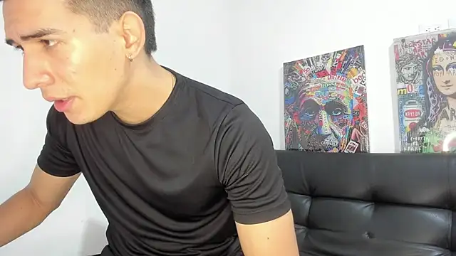 Snapshot of Mike3Xxx chatting on October 8, 2025, 1:07 am Mike3Xxx online show from October 8, 2025, 1:07 am