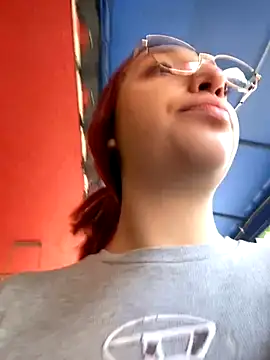 Snapshot of Paulina-Wells chatting on October 23, 2025, 9:13 pm Paulina-Wells online show from October 23, 2025, 9:13 pm