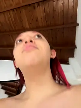 Snapshot of Paulina-Wells chatting on October 6, 2025, 10:10 pm Paulina-Wells online show from October 6, 2025, 10:10 pm