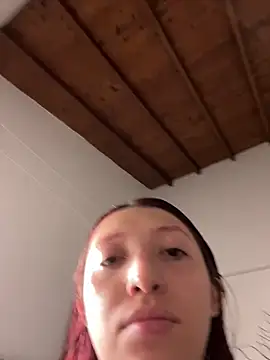 Snapshot of Paulina-Wells chatting on October 1, 2025, 8:57 pm Paulina-Wells online show from October 1, 2025, 8:57 pm