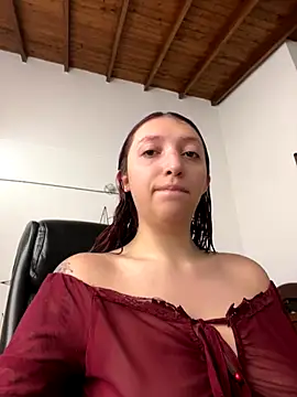 Snapshot of Paulina-Wells chatting on September 22, 2025, 8:59 pm Paulina-Wells online show from September 22, 2025, 8:59 pm