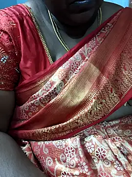 Snapshot of TAMIL_ELAKKIYA chatting on November 16, 2025, 9:58 am TAMIL ELAKKIYA online show from November 16, 2025, 9:58 am