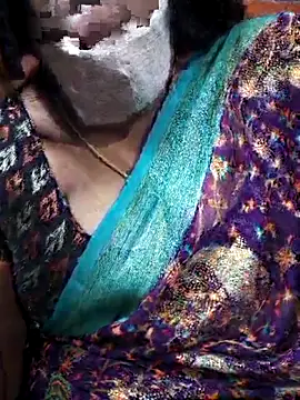 Snapshot of TAMIL_ELAKKIYA chatting on November 14, 2025, 8:18 am TAMIL ELAKKIYA online show from November 14, 2025, 8:18 am