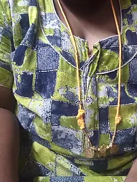 Snapshot of TAMIL_ELAKKIYA chatting on September 21, 2025, 5:01 am TAMIL ELAKKIYA online show from September 21, 2025, 5:01 am