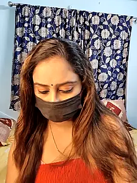 Cute-lusi online show from October 11, 2025, 7:04 pm