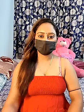 Cute-lusi online show from October 4, 2025, 7:48 pm