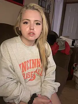 JuicyExxxperience online show from February 21, 2026, 1:46 pm