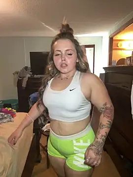 Snapshot of JuicyExxxperience chatting on October 18, 2025, 8:22 pm JuicyExxxperience online show from October 18, 2025, 8:22 pm