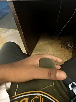 Snapshot of hotboy43339 chatting on October 20, 2025, 2:46 am hotboy43339 online show from October 20, 2025, 2:46 am