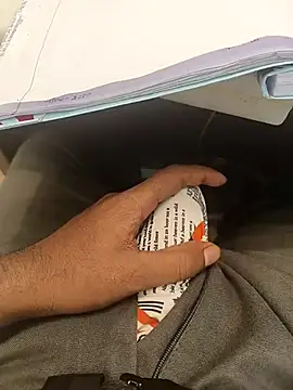 Snapshot of hotboy43339 chatting on October 29, 2025, 11:53 am hotboy43339 online show from October 29, 2025, 11:53 am