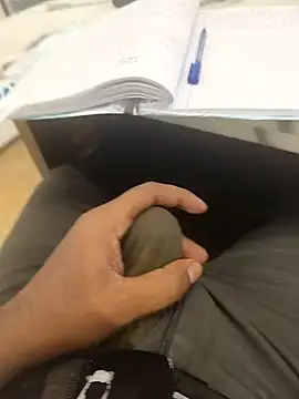 Snapshot of hotboy43339 chatting on October 22, 2025, 3:28 am hotboy43339 online show from October 22, 2025, 3:28 am