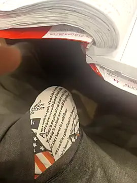 Snapshot of hotboy43339 chatting on October 8, 2025, 9:00 am hotboy43339 online show from October 8, 2025, 9:00 am