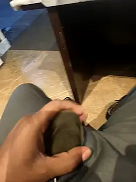 Snapshot of hotboy43339 chatting on November 2, 2025, 2:27 am hotboy43339 online show from November 2, 2025, 2:27 am