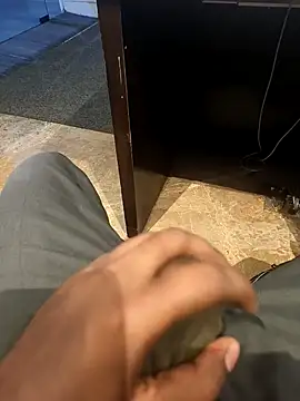 Snapshot of hotboy43339 chatting on October 5, 2025, 8:38 am hotboy43339 online show from October 5, 2025, 8:38 am