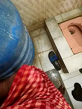 Snapshot of hotboy43339 chatting on September 24, 2025, 5:03 am hotboy43339 online show from September 24, 2025, 5:03 am