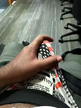 hotboy43339 online show from November 18, 2025, 8:23 pm