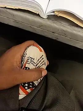 Snapshot of hotboy43339 chatting on September 29, 2025, 2:18 am hotboy43339 online show from September 29, 2025, 2:18 am