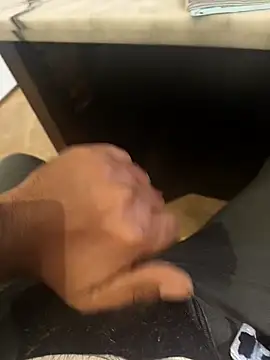 hotboy43339 online show from November 30, 2025, 9:43 am