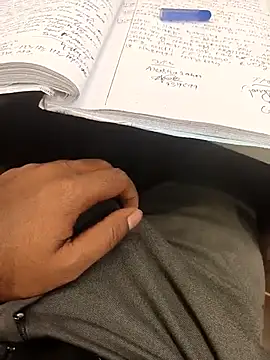 Snapshot of hotboy43339 chatting on October 31, 2025, 5:48 am hotboy43339 online show from October 31, 2025, 5:48 am