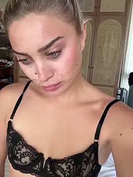 auriangel online show from December 14, 2025, 4:29 am