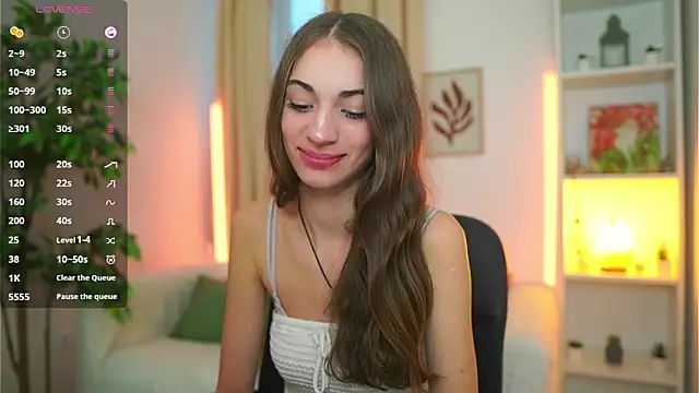 Sophie  Nice online show from October 29, 2025, 2:49 pm