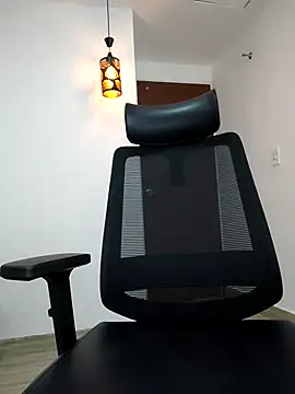 Snapshot of damian_bull chatting on September 22, 2025, 7:42 pm damian bull online show from September 22, 2025, 7:42 pm