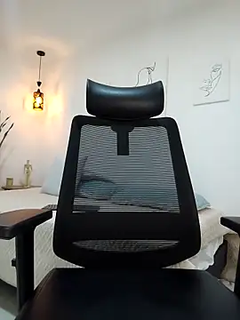 Snapshot of damian_bull chatting on October 9, 2025, 7:58 pm damian bull online show from October 9, 2025, 7:58 pm