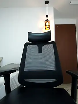 Snapshot of damian_bull chatting on September 19, 2025, 8:02 pm damian bull online show from September 19, 2025, 8:02 pm