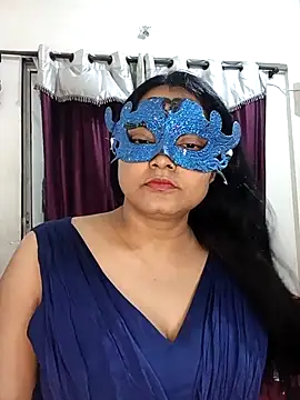 Snapshot of MEERAcle chatting on February 4, 2026, 1:06 pm MEERAcle online show from February 4, 2026, 1:06 pm