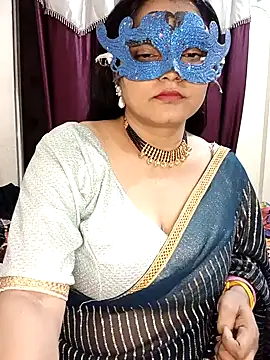 Snapshot of MEERAcle chatting on February 12, 2026, 6:29 pm MEERAcle online show from February 12, 2026, 6:29 pm