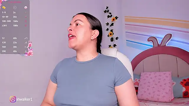 Snapshot of Ariah_Walker_ chatting on September 19, 2025, 1:42 am Ariah Walker online show from September 19, 2025, 1:42 am