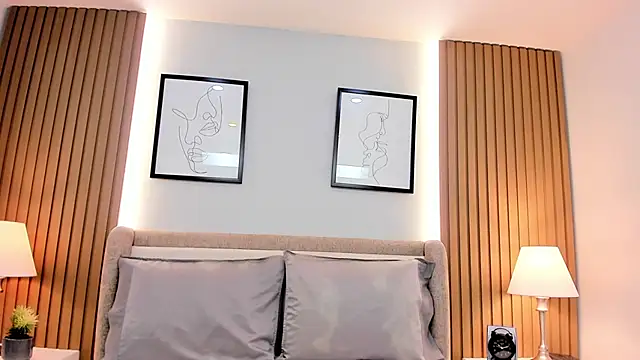 catalina jolie online show from November 16, 2025, 4:06 am