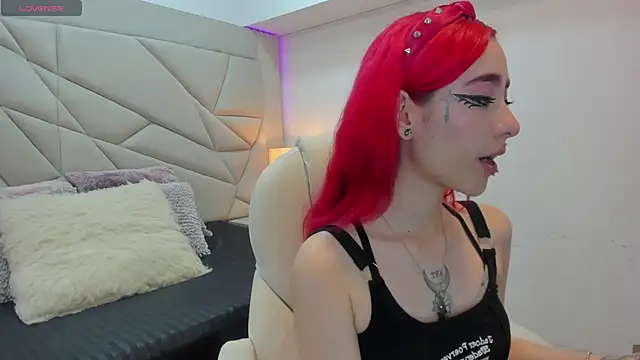 persefone 333 online show from September 10, 2025, 8:08 pm