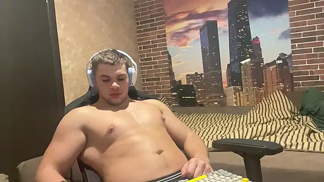 Snapshot of MusclePhantom chatting on October 27, 2025, 10:54 pm MusclePhantom online show from October 27, 2025, 10:54 pm