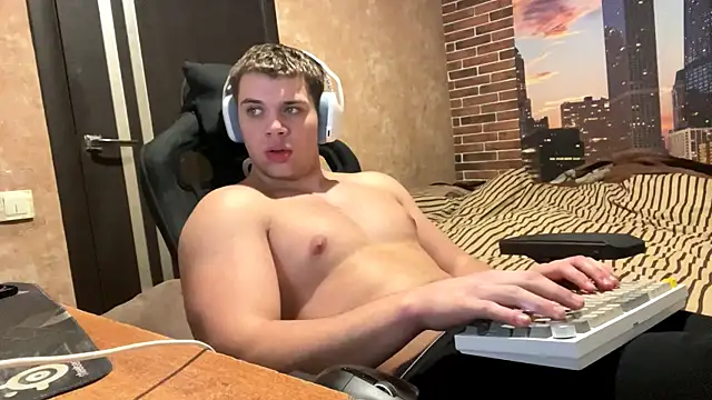 MusclePhantom online show from February 9, 2026, 9:46 pm