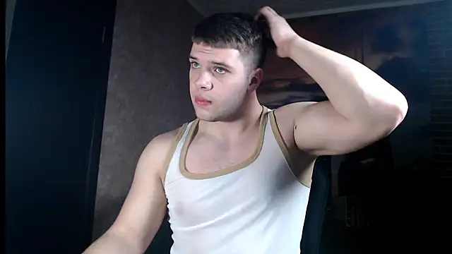 MusclePhantom online show from April 2, 2026, 8:15 pm