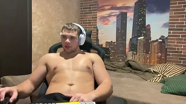 Snapshot of MusclePhantom chatting on October 28, 2025, 10:09 pm MusclePhantom online show from October 28, 2025, 10:09 pm