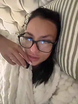 Snapshot of BELLABLACKXUK chatting on October 5, 2025, 8:10 pm BELLABLACKXUK online show from October 5, 2025, 8:10 pm