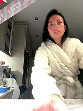 Snapshot of BELLABLACKXUK chatting on December 5, 2025, 12:10 am BELLABLACKXUK online show from December 5, 2025, 12:10 am