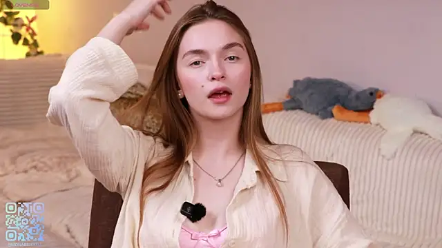 Snapshot of MarianFares chatting on October 3, 2025, 7:04 pm MarianFares online show from October 3, 2025, 7:04 pm