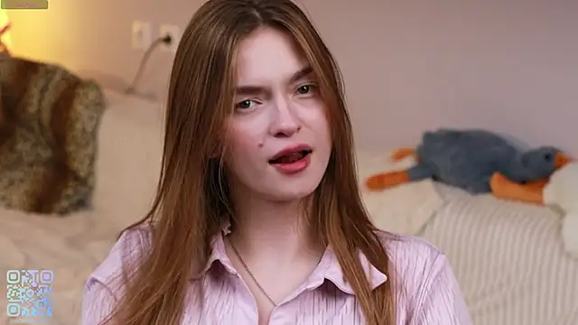 Snapshot of MarianFares chatting on October 2, 2025, 7:17 pm MarianFares online show from October 2, 2025, 7:17 pm