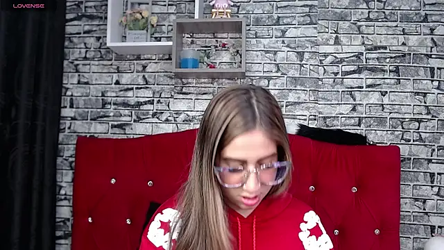 lolalove vip online show from September 16, 2025, 11:33 am