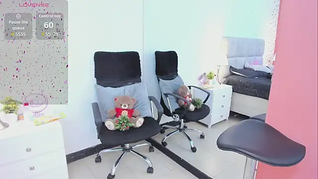 AbbySaennz online show from September 14, 2025, 3:23 pm