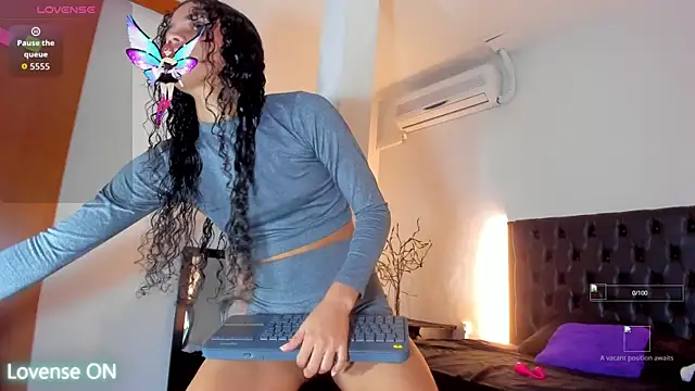 miiarod online show from November 27, 2025, 6:52 pm