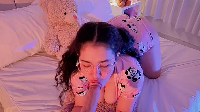 LunaRosse  online show from October 16, 2025, 12:02 pm