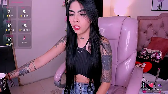 Snapshot of HannaColleman chatting on September 22, 2025, 8:04 pm HannaColleman online show from September 22, 2025, 8:04 pm